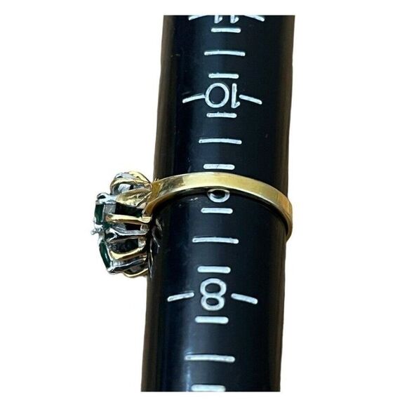 Size 9 Green Gold Tone Flower Petal Cocktail Ring Statement Costume Jewelry - Picture 6 of 6